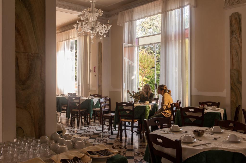 Hotel Byron Venedig-Lido Exteriör bild
